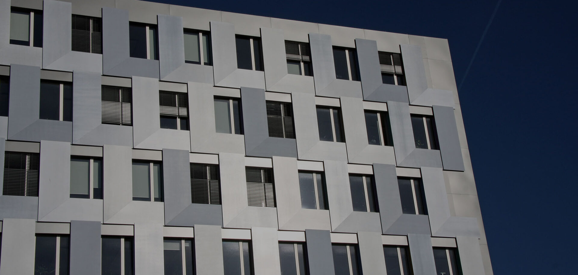 業界30年超の実績と経験 魅せる設計・製作・施工